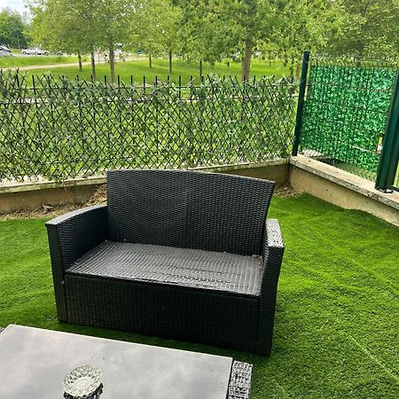 Appartement 5Min Gare Rer Disneyland Paris Val D'Europe La Vallee Village Parking Inclus Montévrain Eksteriør billede