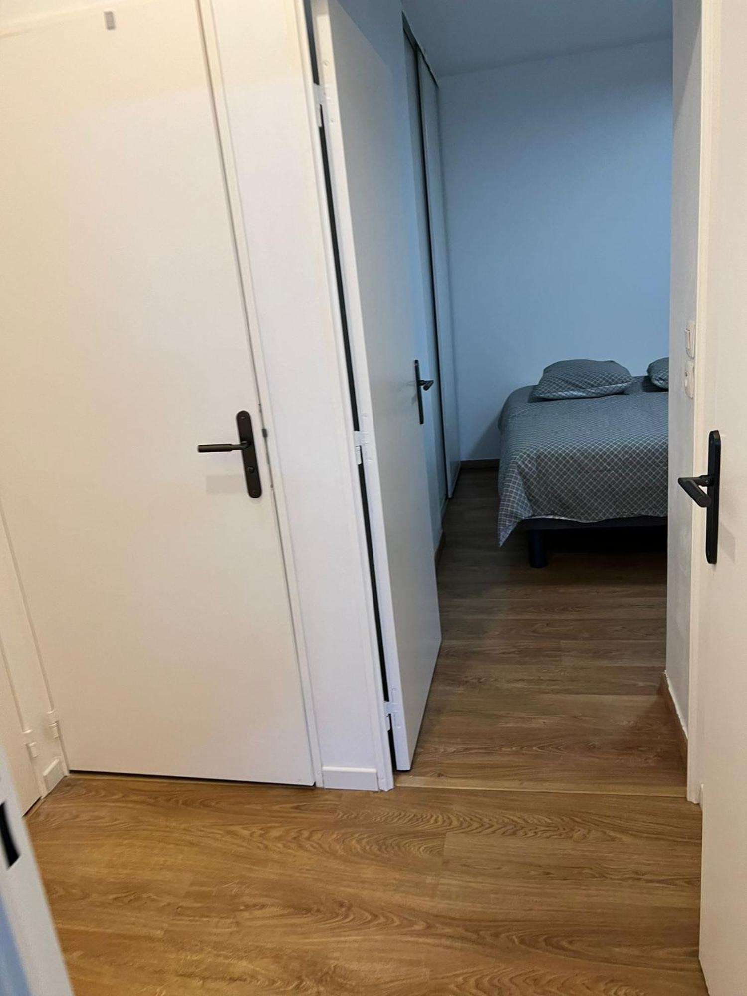 Appartement 5Min Gare Rer Disneyland Paris Val D'Europe La Vallee Village Parking Inclus Montévrain Eksteriør billede