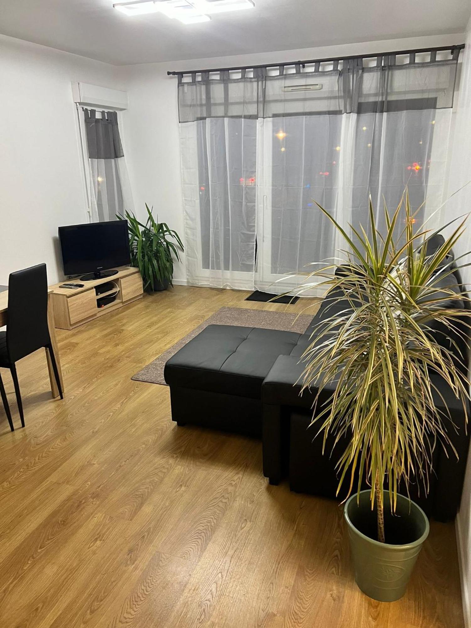 Appartement 5Min Gare Rer Disneyland Paris Val D'Europe La Vallee Village Parking Inclus Montévrain Eksteriør billede