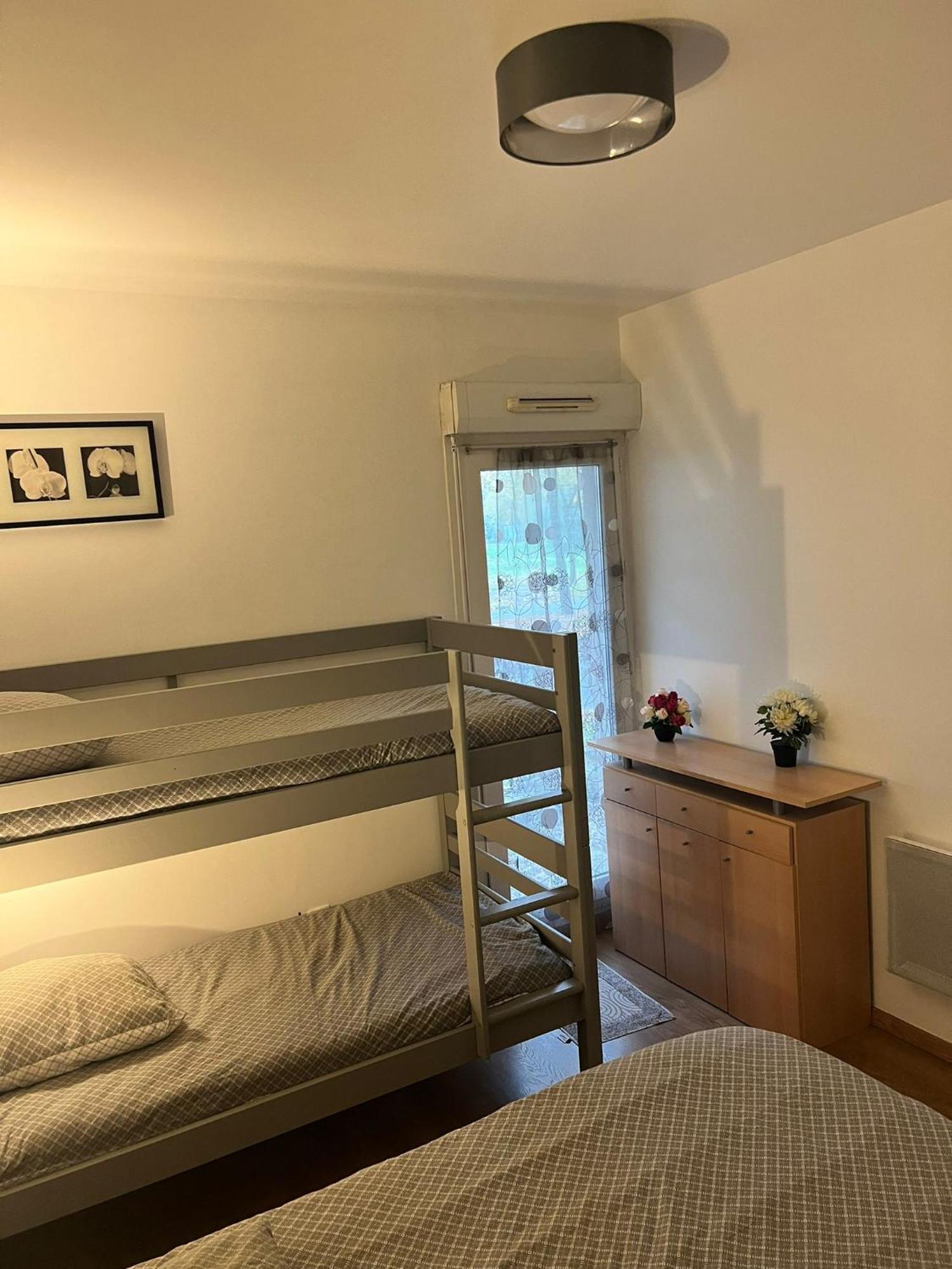 Appartement 5Min Gare Rer Disneyland Paris Val D'Europe La Vallee Village Parking Inclus Montévrain Eksteriør billede